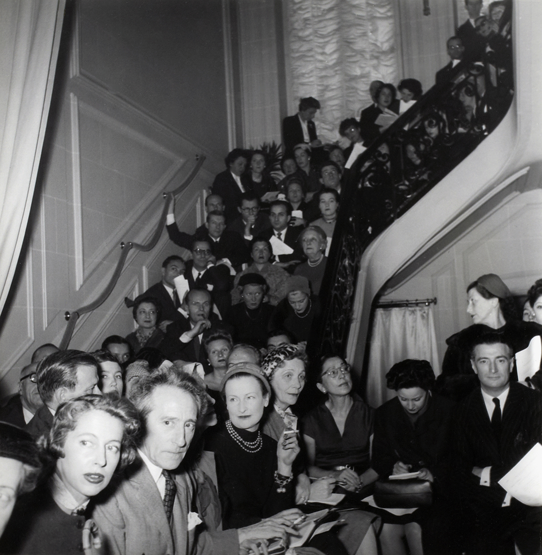 Circa 1950, défilé Haute Couture; Jean Cocteau et Serge Heftler Louiche